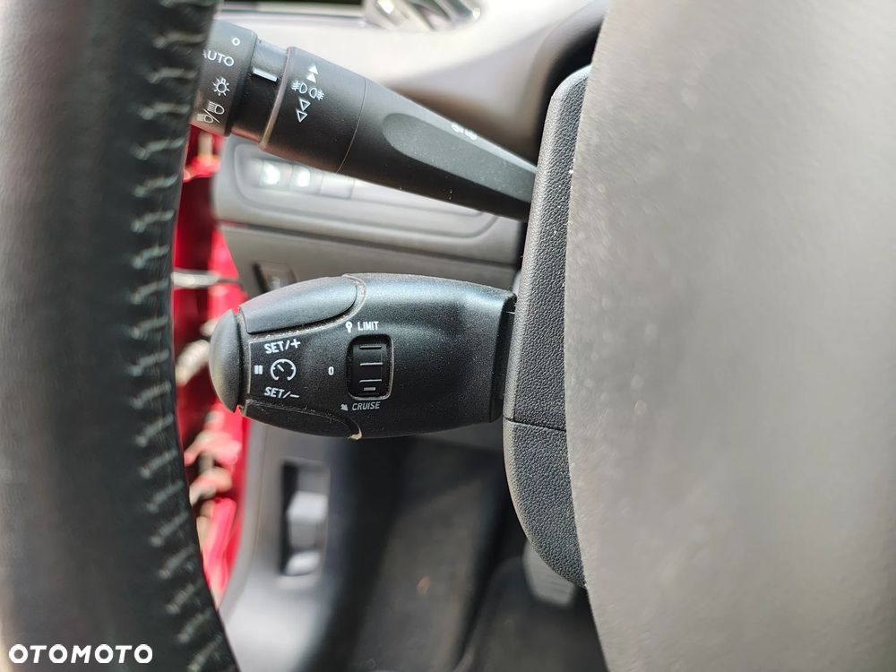 Peugeot 208 - 15