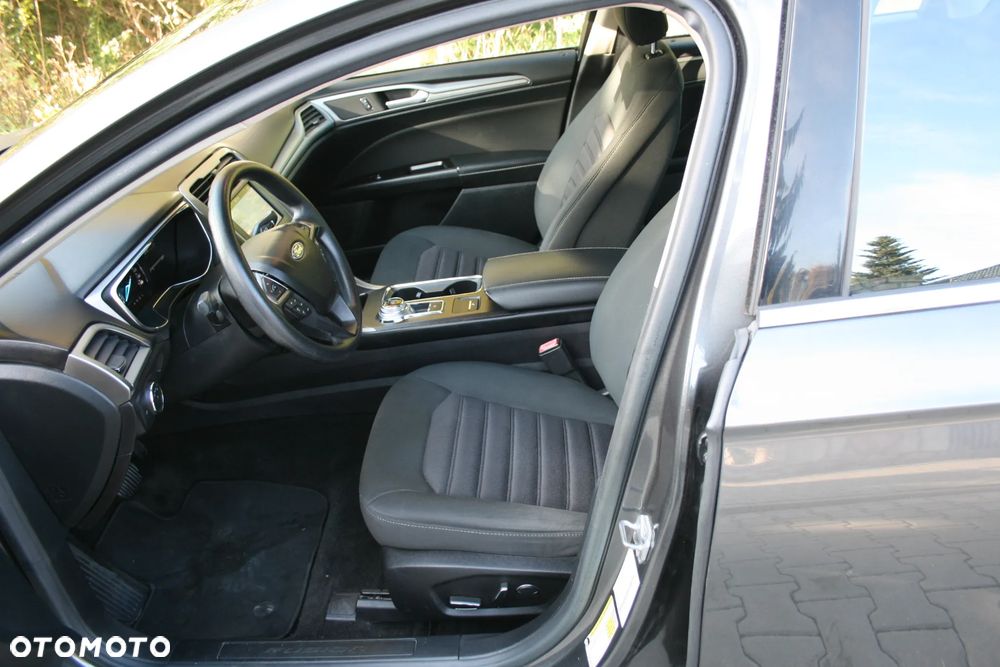 Ford Fusion - 9