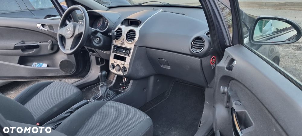 Opel Corsa 1.2 16V Cosmo - 6