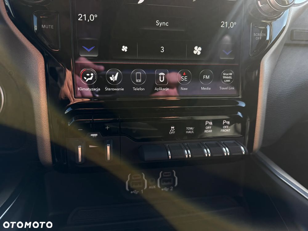 RAM 1500 5.7 Crew Cab Laramie - 25