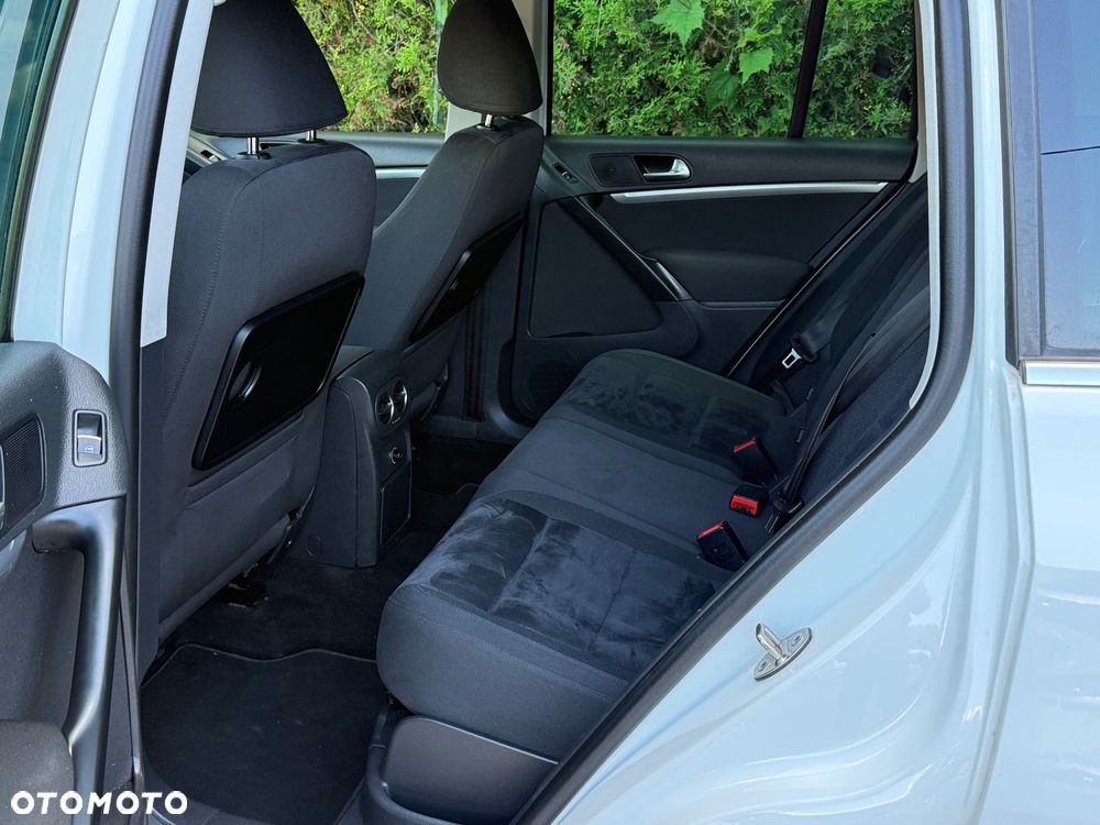 Volkswagen Tiguan 2.0 TDI SCR 4MOTION BlueMotion Technology DSG Sport & Style - 9