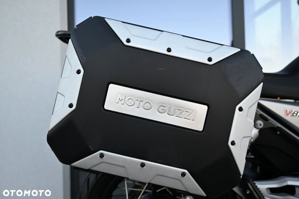 Moto Guzzi V85 - 35