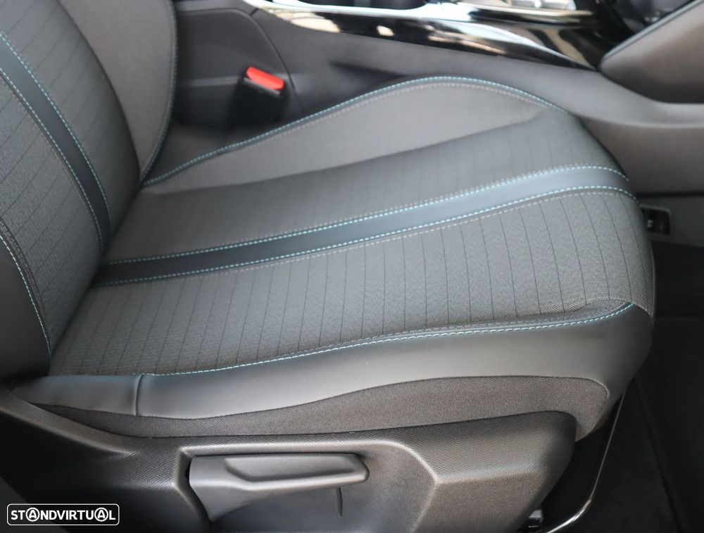 Peugeot e-2008 Allure - 20