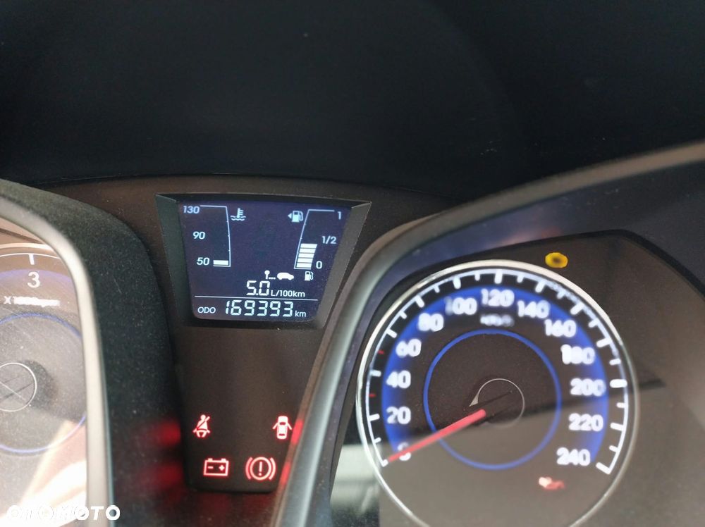 Hyundai ix20 - 16
