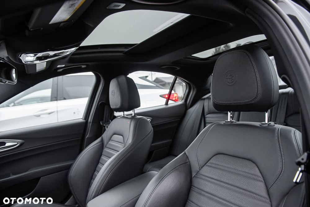 Alfa Romeo Giulia 2.0 Turbo 16V AT8-Q4 Veloce - 18