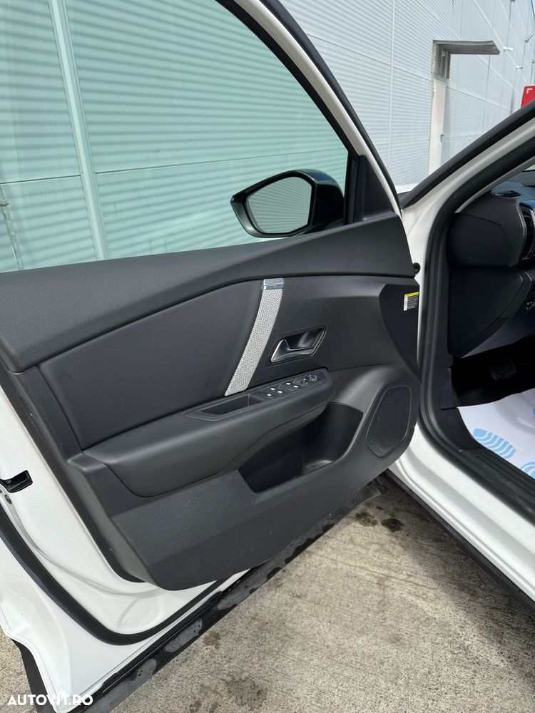 Citroën C4 BlueHDi 130 Stop&Start EAT8 SHINE - 29