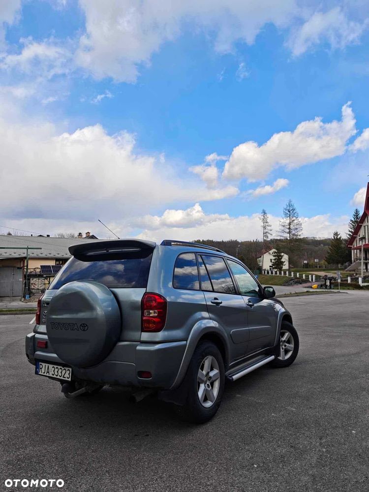 Toyota RAV4 - 3