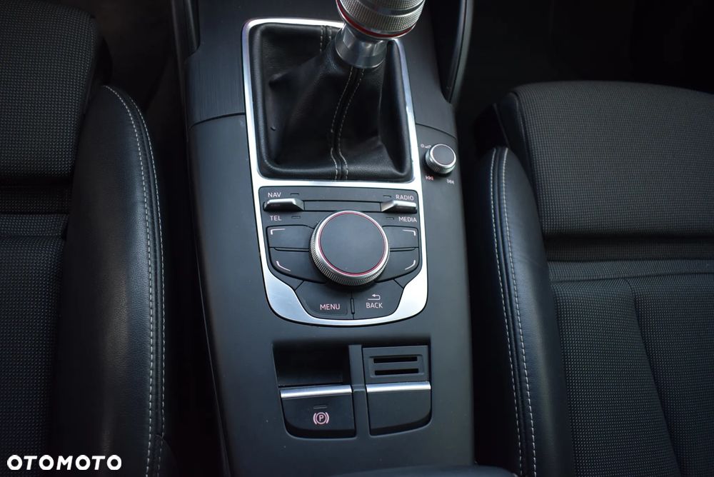 Audi A3 Sportback 2.0 TDI (clean diesel) S line Sportpaket - 17