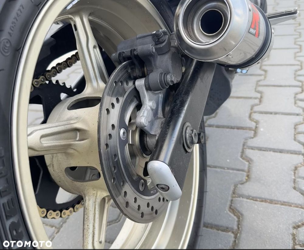 Suzuki Gladius - 16