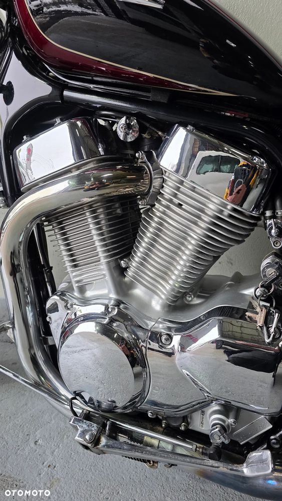 Suzuki Intruder - 23