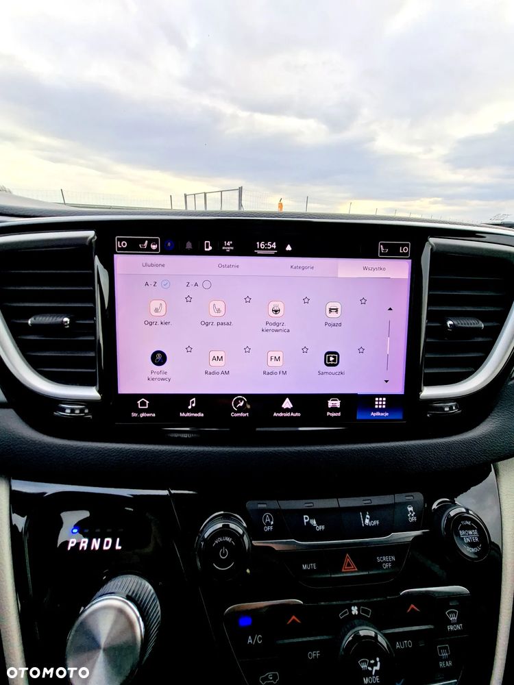 Chrysler Pacifica - 10