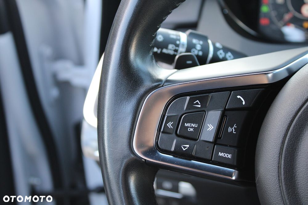 Jaguar E-Pace D240 AWD R-Dynamic SE - 26