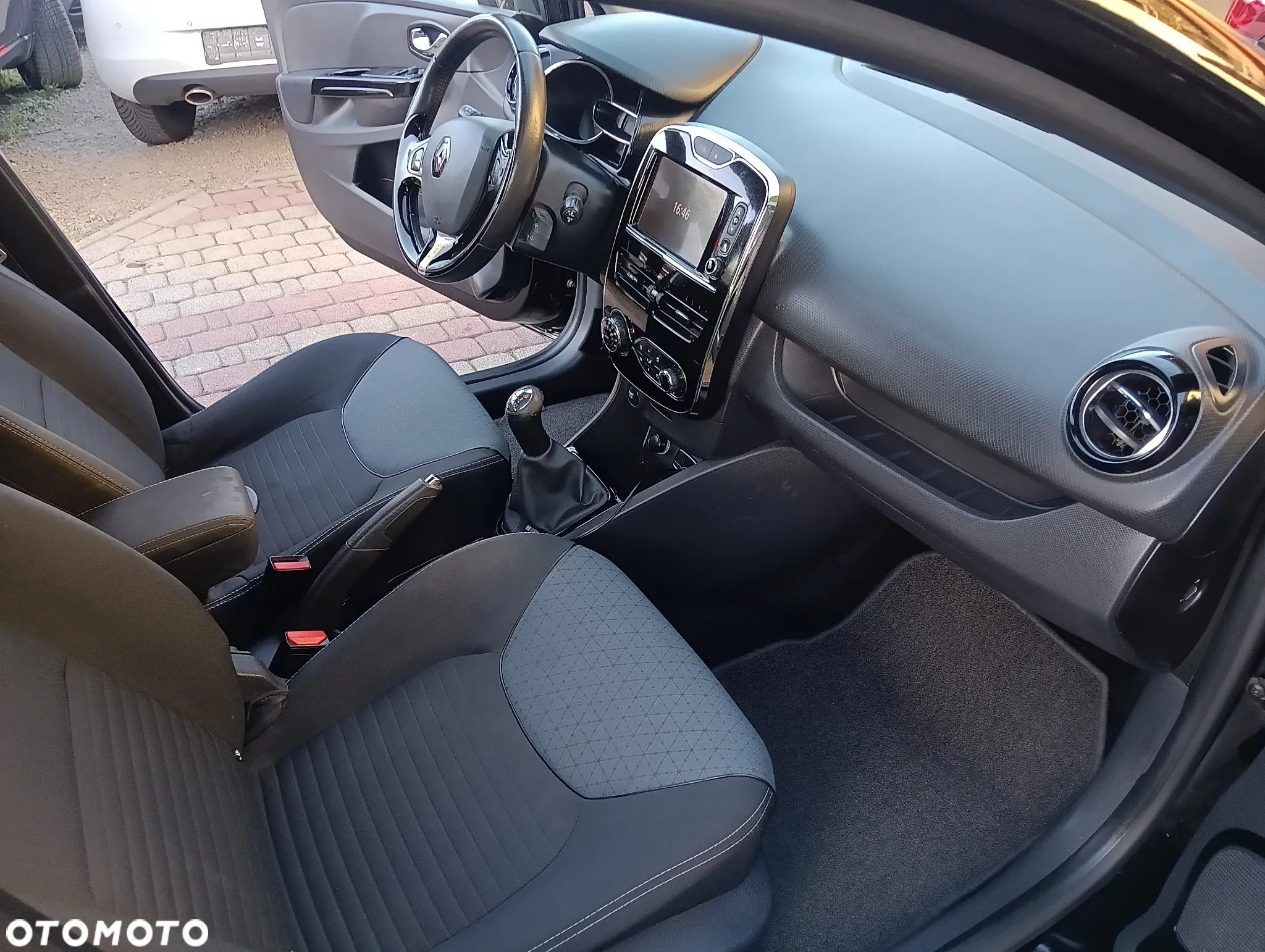 Renault Clio Grandtour TCe 90 Luxe - 15