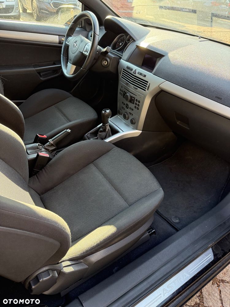 Opel Astra 1.8 16V Coupe - 25