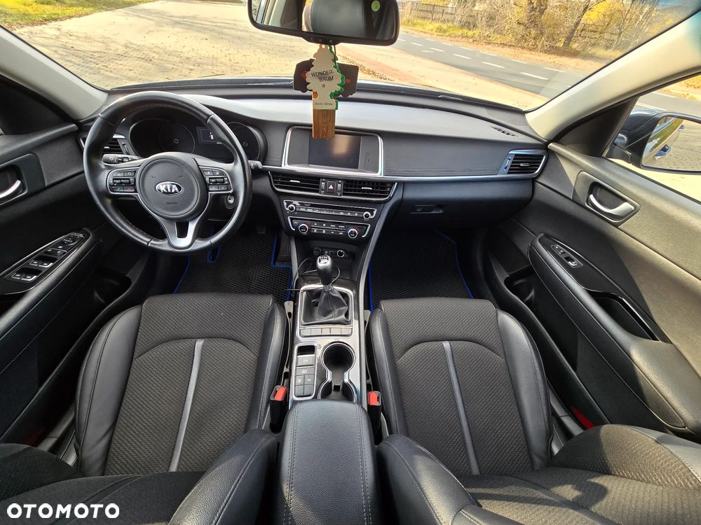 Kia Optima - 24
