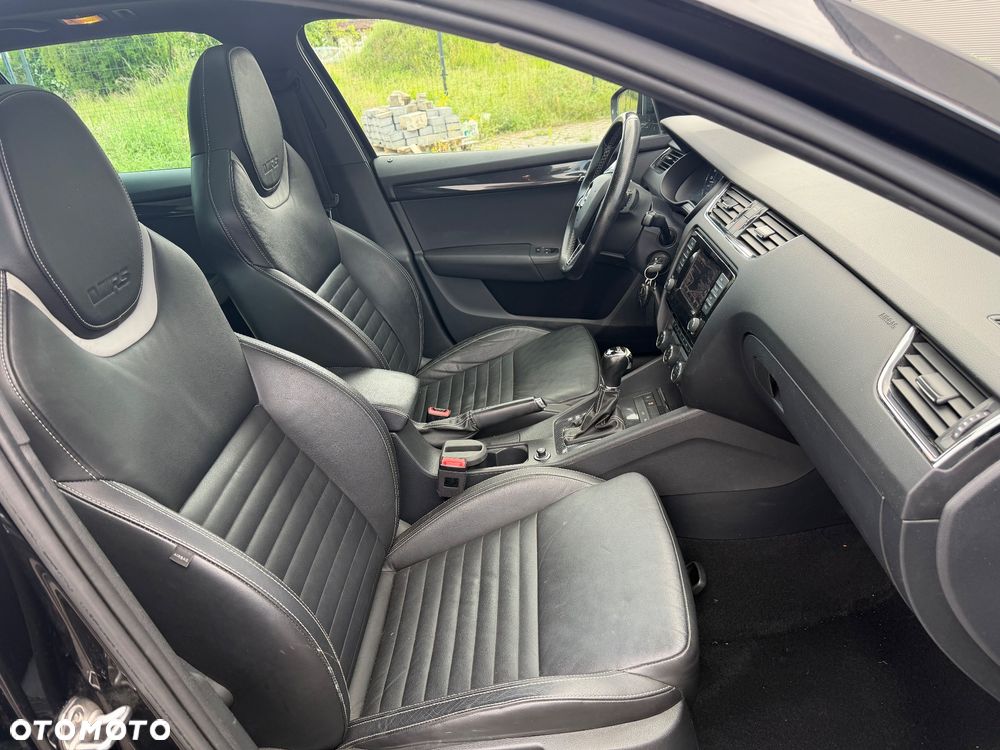 Skoda Octavia 2.0 TDI DSG RS - 22