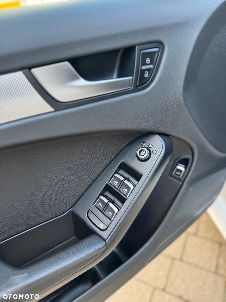 Audi A4 Avant 2.0 TDI DPF clean diesel quattro S line Sportpaket - 12