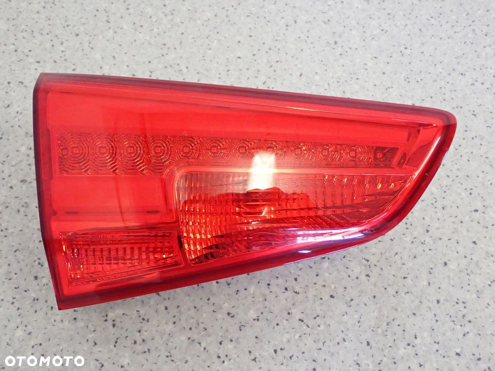 KIA CEED II KOMBI SW 12-15 LAMPA TYLNA LEWA W KLAPĘ - 1