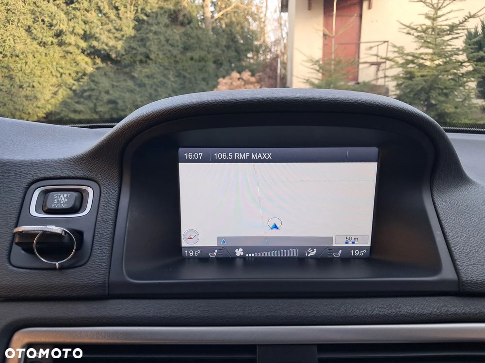 Volvo XC 70 2.4D Momentum - 19