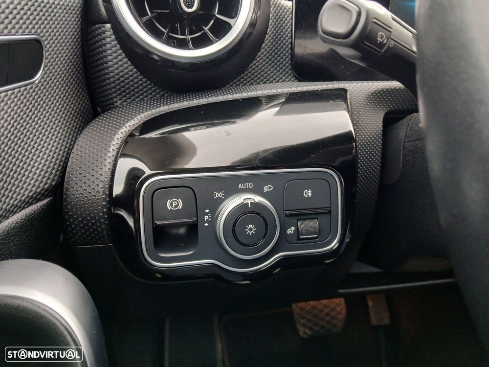 Mercedes-Benz CLA 250 e 8G-DCT - 22