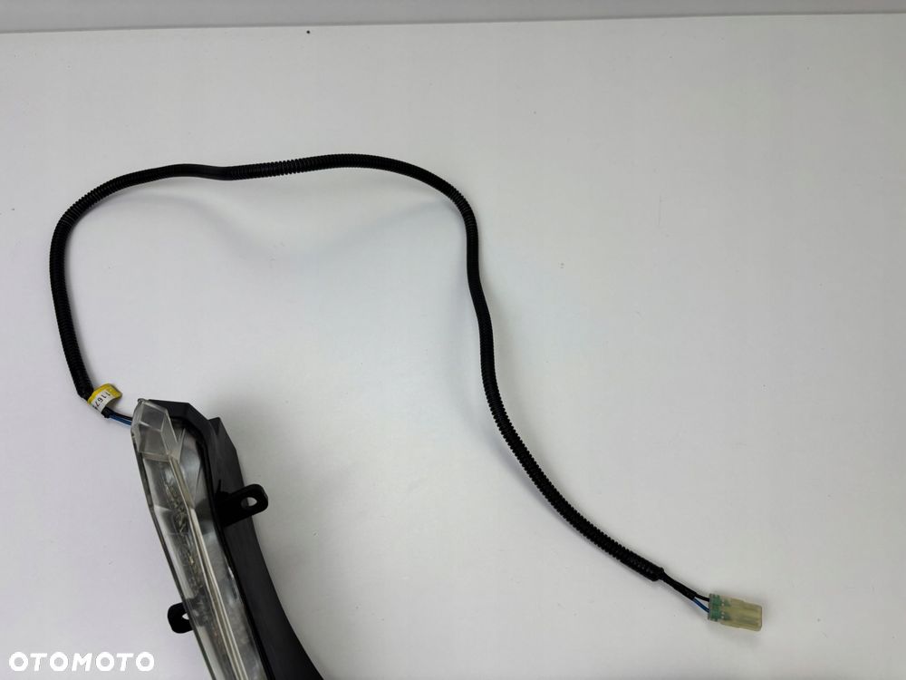 Przednia prawa lampa postojowa LED TGB Blade 550 600 Oryginał - 7