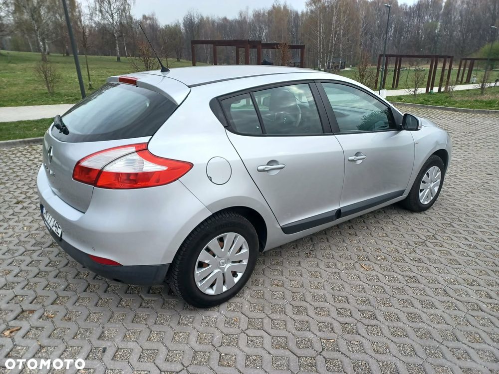 Renault Megane 1.6 16V Authentique Euro5 - 11