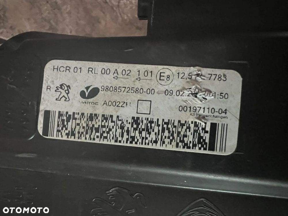 LAMPA PRAWY PRZÓD Peugeot EXPERT TRAVELLER JUMPY IV 00197110-04- - 2