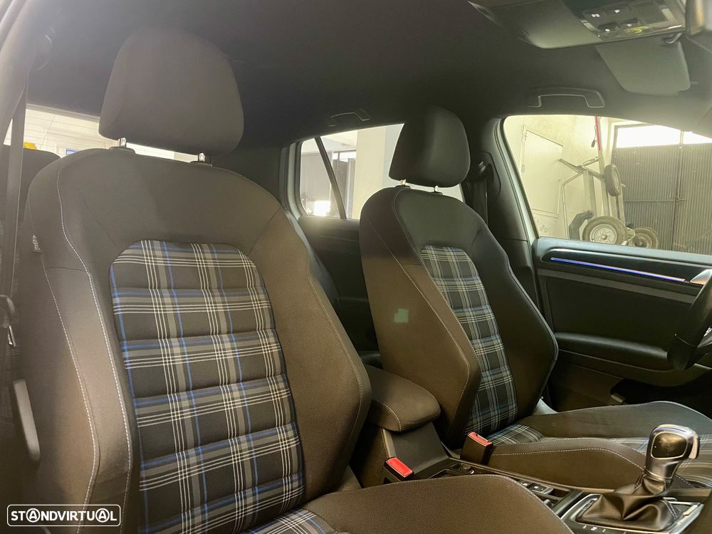 VW Golf 1.4 GTE Plug-In-Hybrid DSG - 34