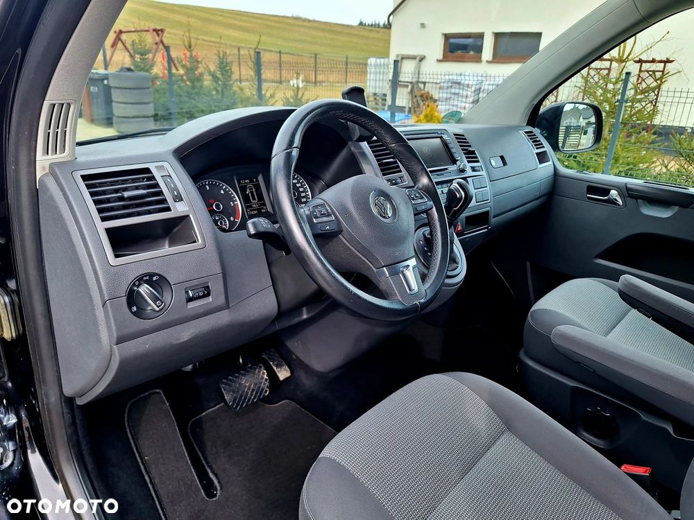 Volkswagen Caravelle - 14