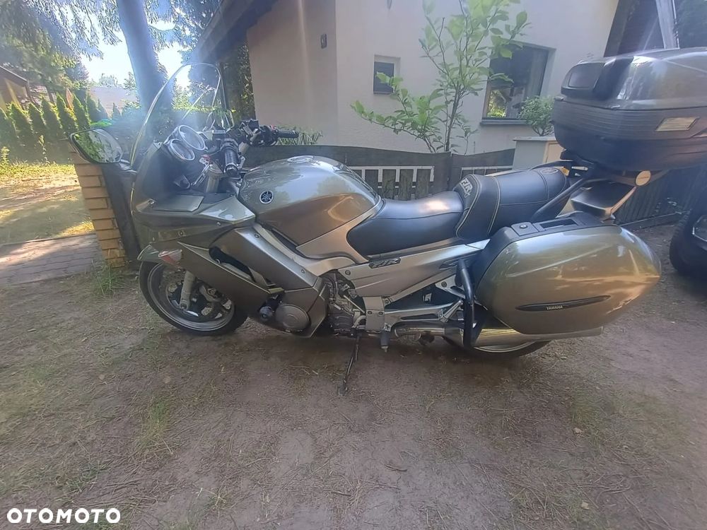 Yamaha FJR - 11