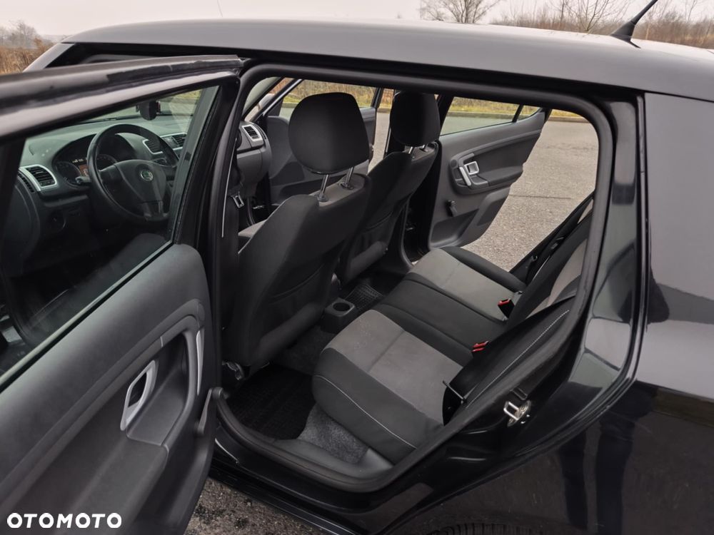 Skoda Fabia 1.4 16V Sport - 13