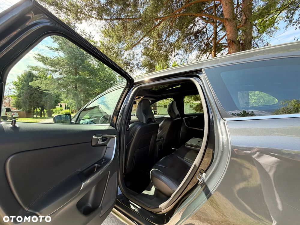 Volvo XC 60 D4 AWD Summum - 22