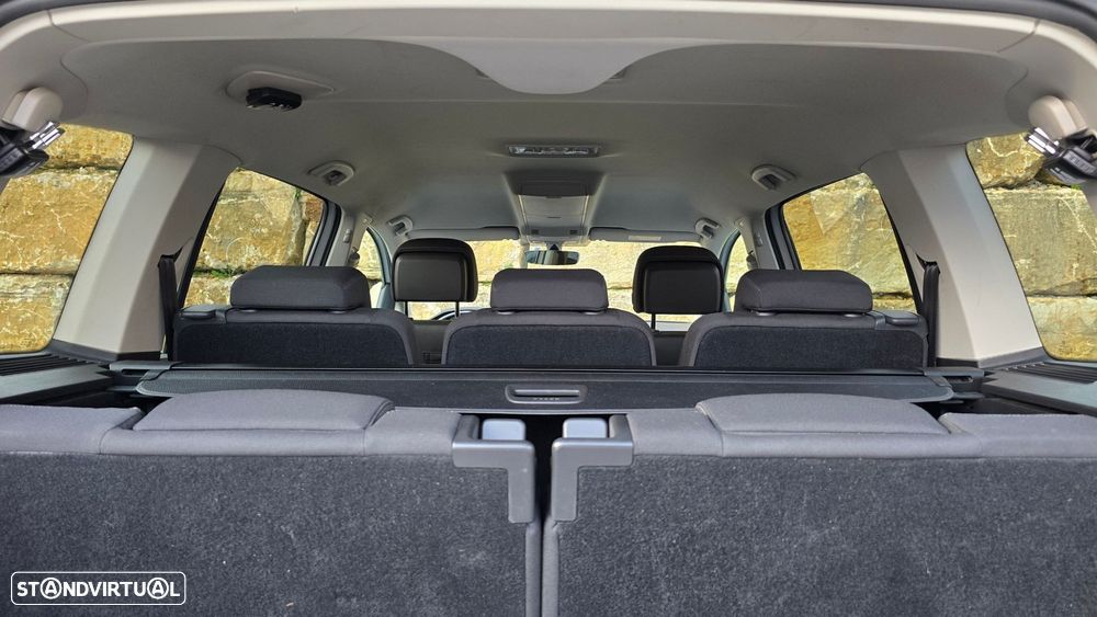 VW Touran 1.6 TDI Confortline DSG - 48