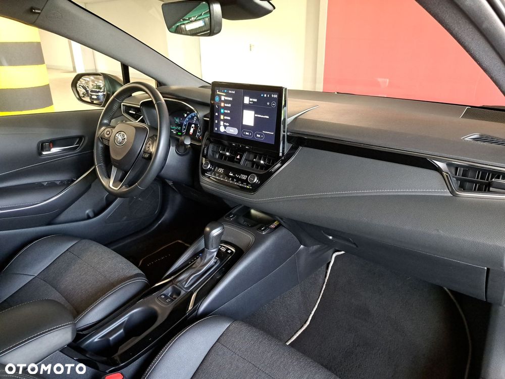 Toyota Corolla 1.8 Hybrid Style - 17