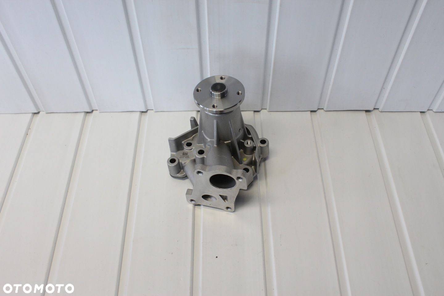 POMPA WODY HYUNDAI KIA MITSUBISHI FEBI MD974999 - 2
