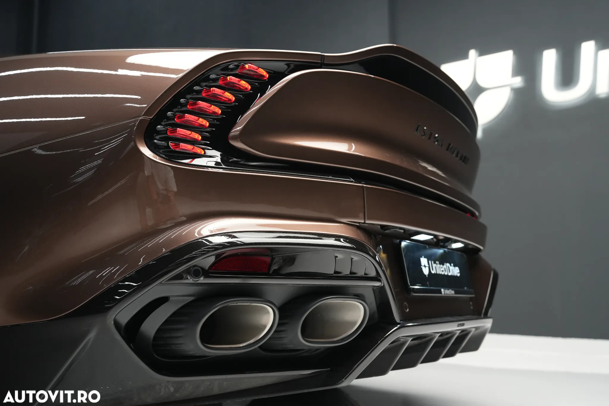 Aston Martin Vanquish - 37