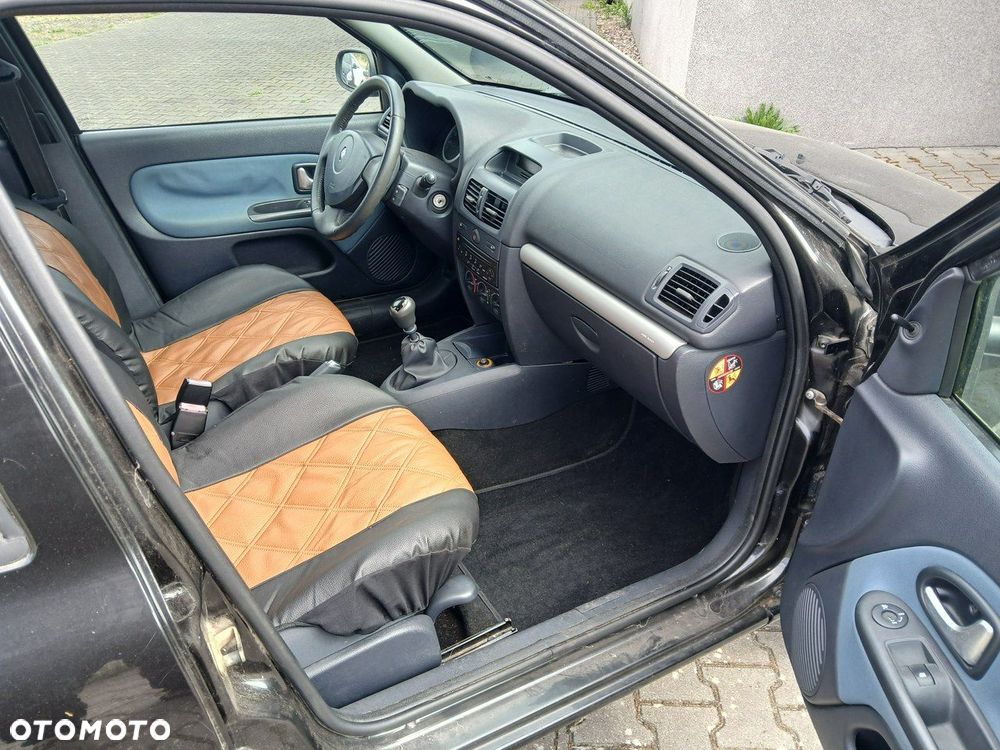 Renault Clio 1.2 16V Alize - 9
