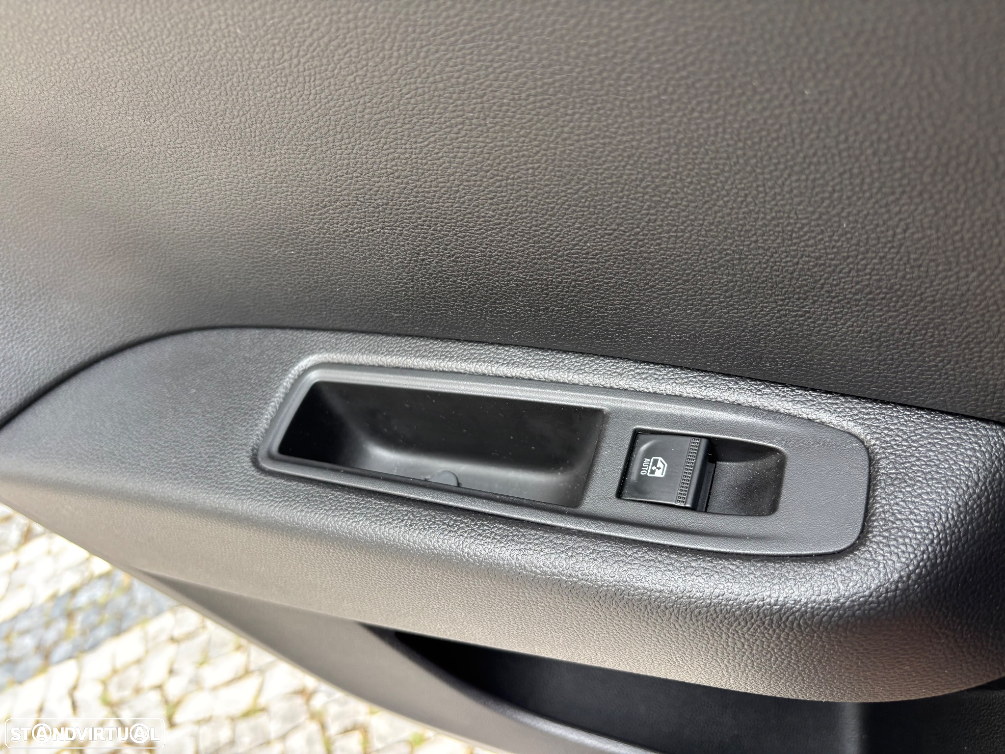 Renault Clio TCe 90 TECHNO - 15