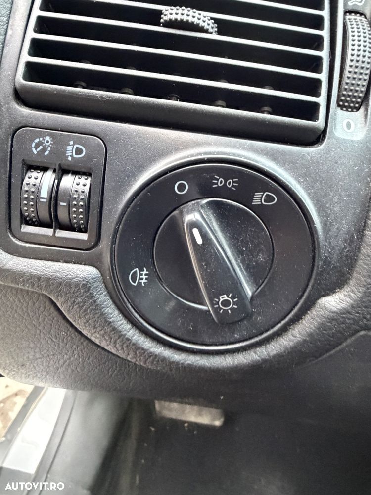 Volkswagen Golf - 17