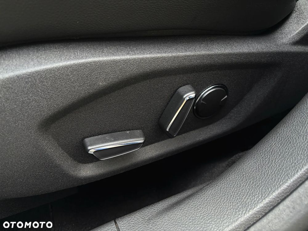 Ford Mondeo 2.0 TDCi ST-Line PowerShift - 34