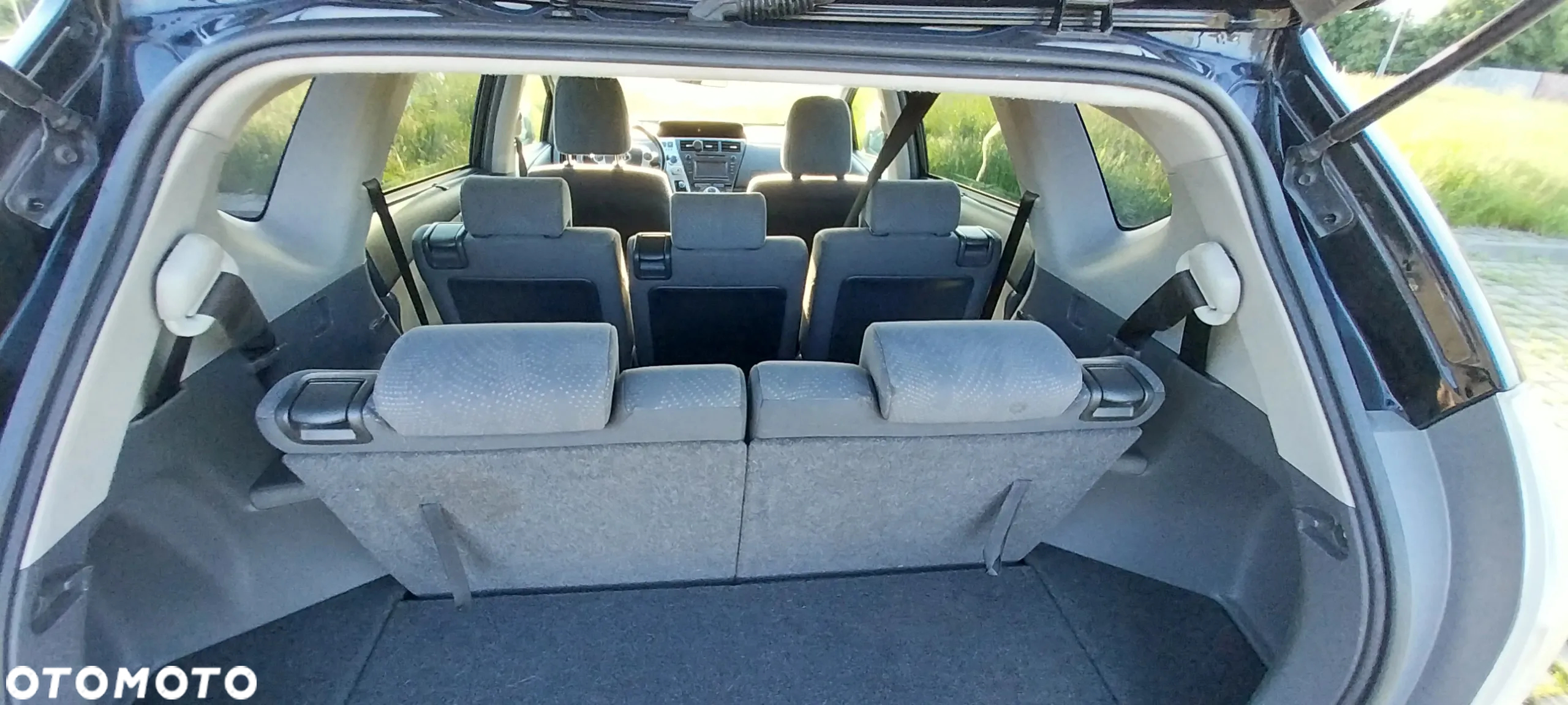 Toyota Prius+ (Hybrid) - 7