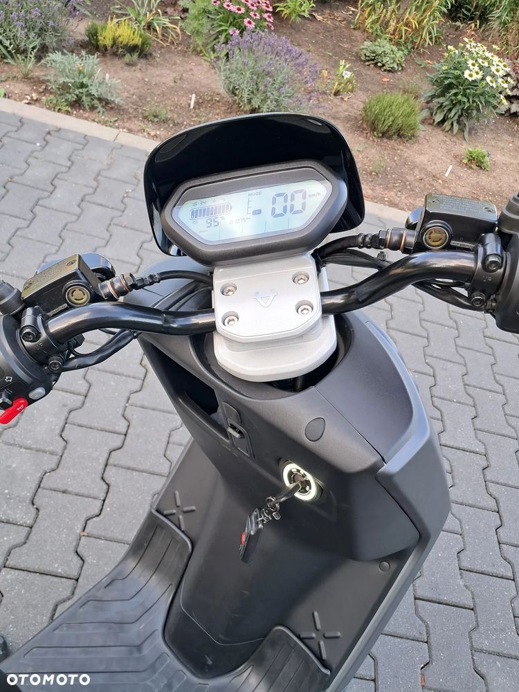 Niu NQI - 6