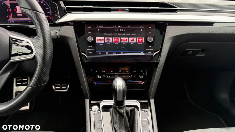 Volkswagen Arteon 2.0 TDI SCR R-Line DSG - 26
