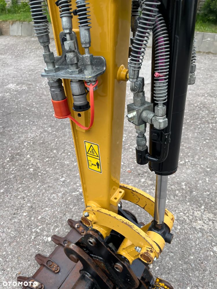 Caterpillar 301.8 - 15