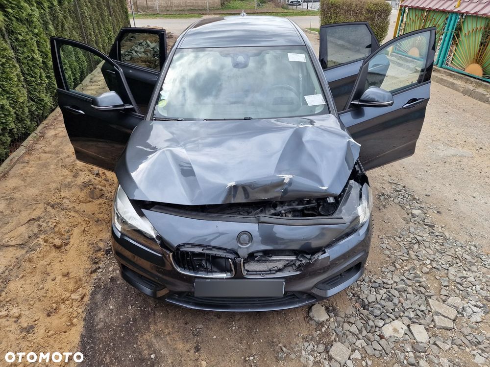 BMW Seria 2 216d - 16