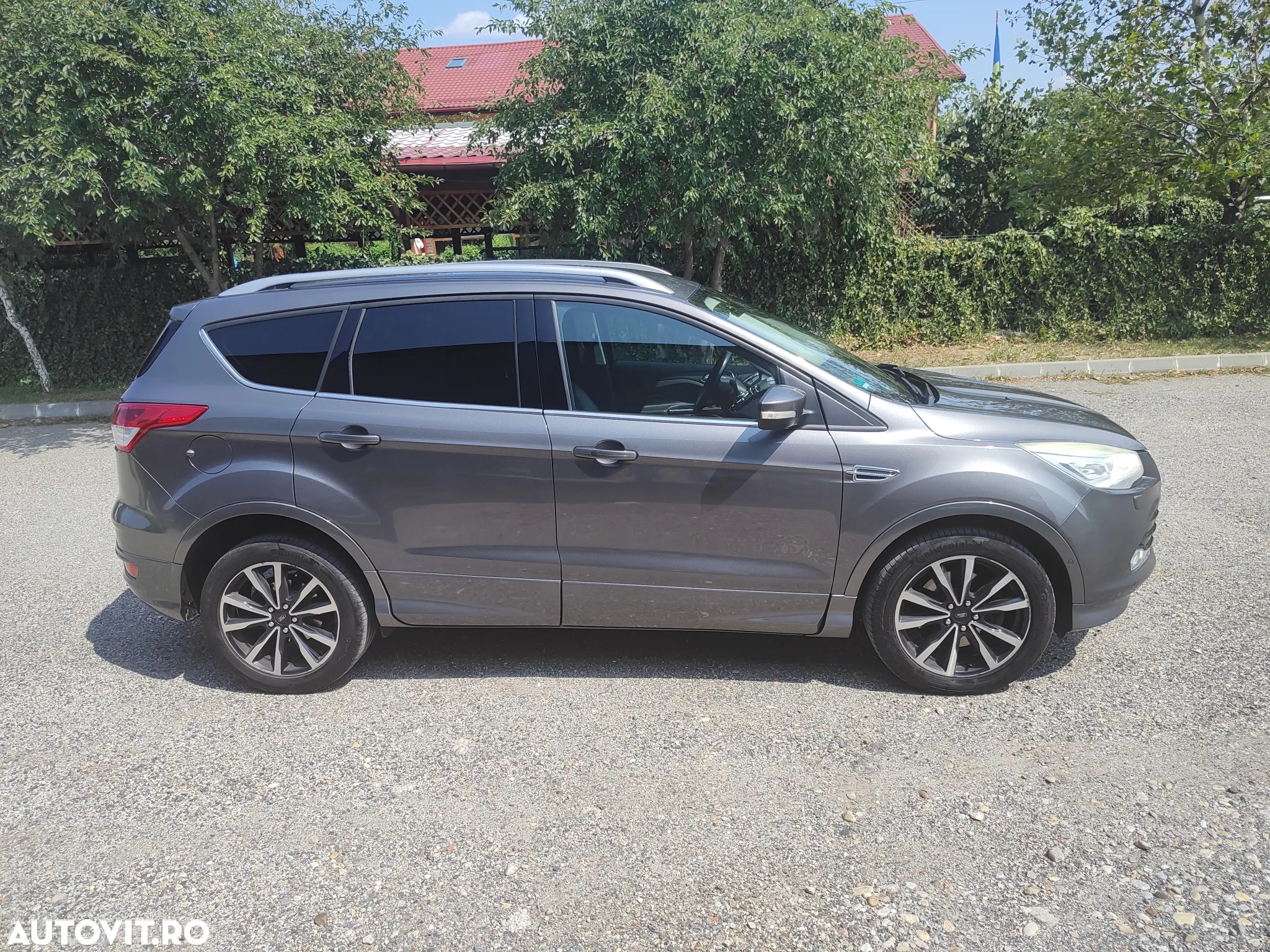 Ford Kuga 2.0 TDCi 4x4 Aut. Titanium - 2