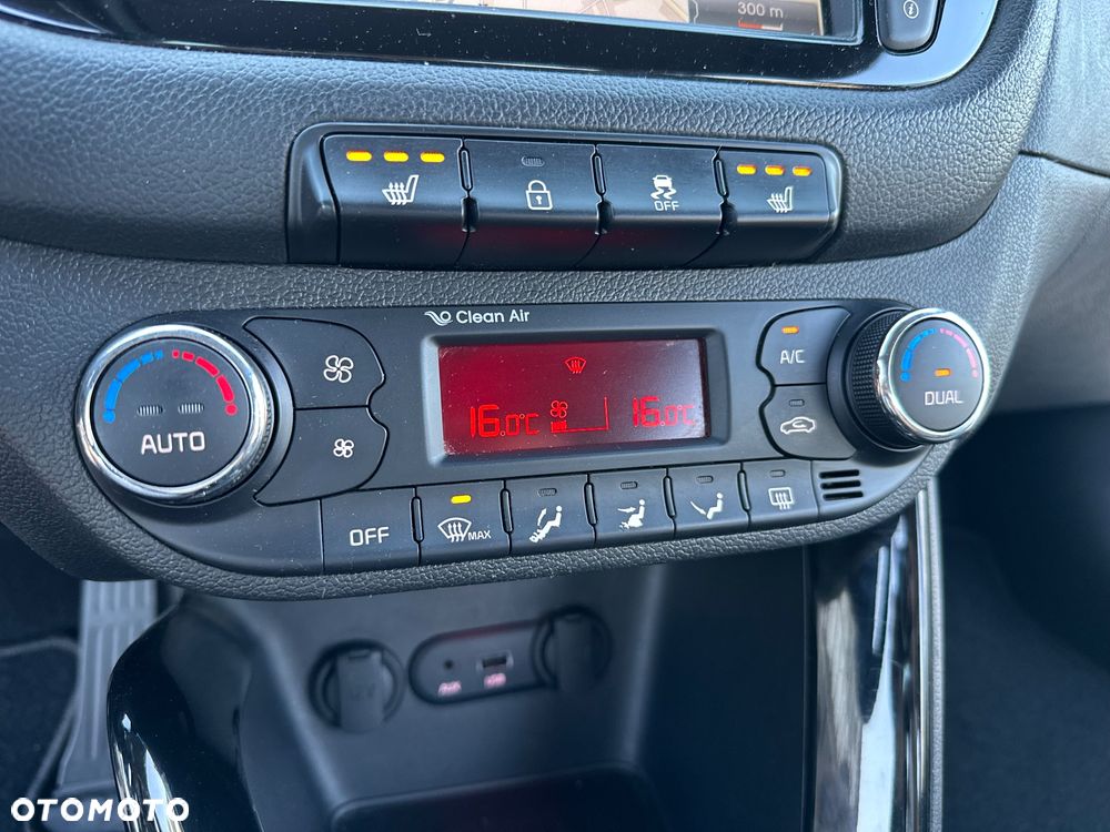 Kia Ceed 1.4 CVVT Dream-Team Edition - 32