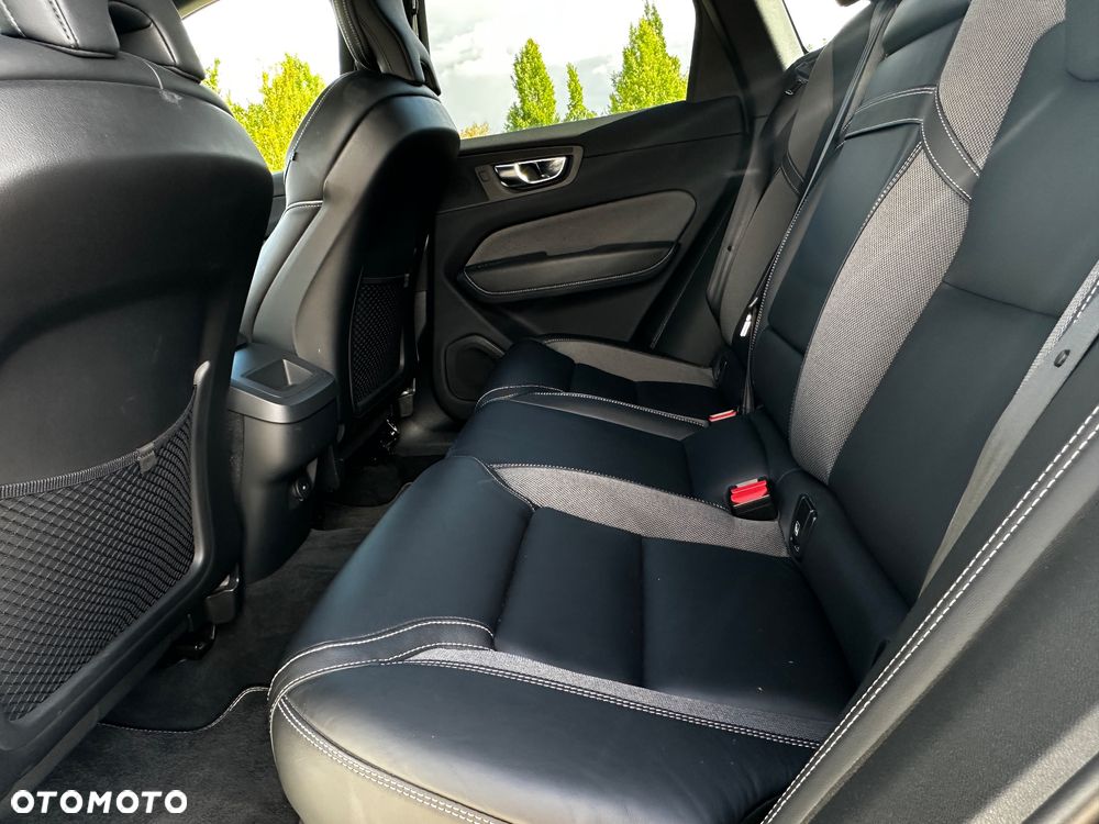 Volvo XC 60 B4 B R-Design - 27