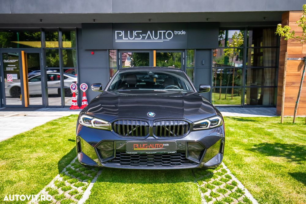 BMW Seria 3 330i xDrive Aut. - 2
