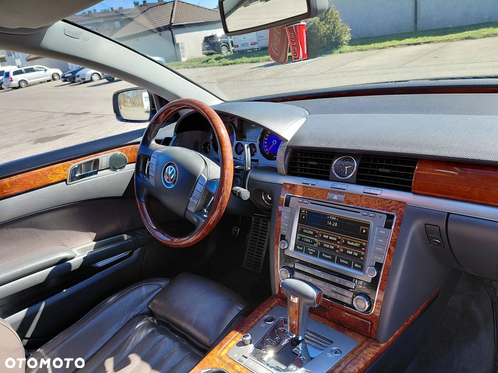 Volkswagen Phaeton - 34